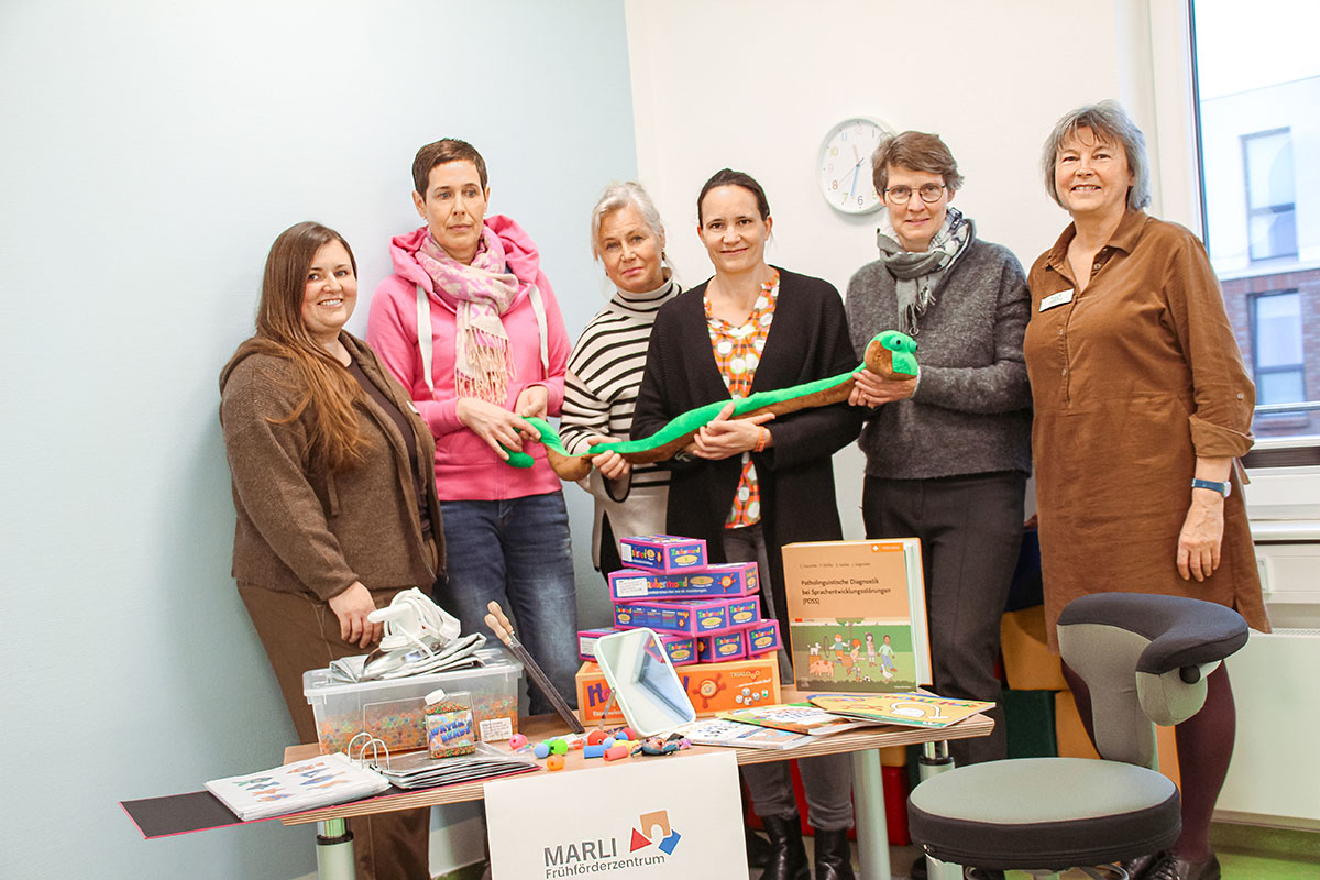 Spendenübergabe Inner Wheel Lübeck Holstentor